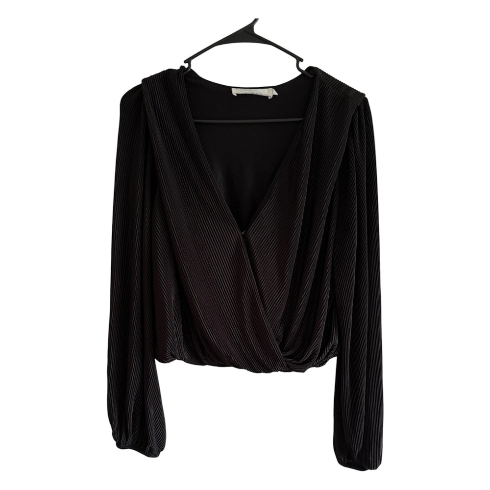 ASTR The Label Black Pleated Surplice V-Neck Long Sleeve Blouse Parisian Sz L
